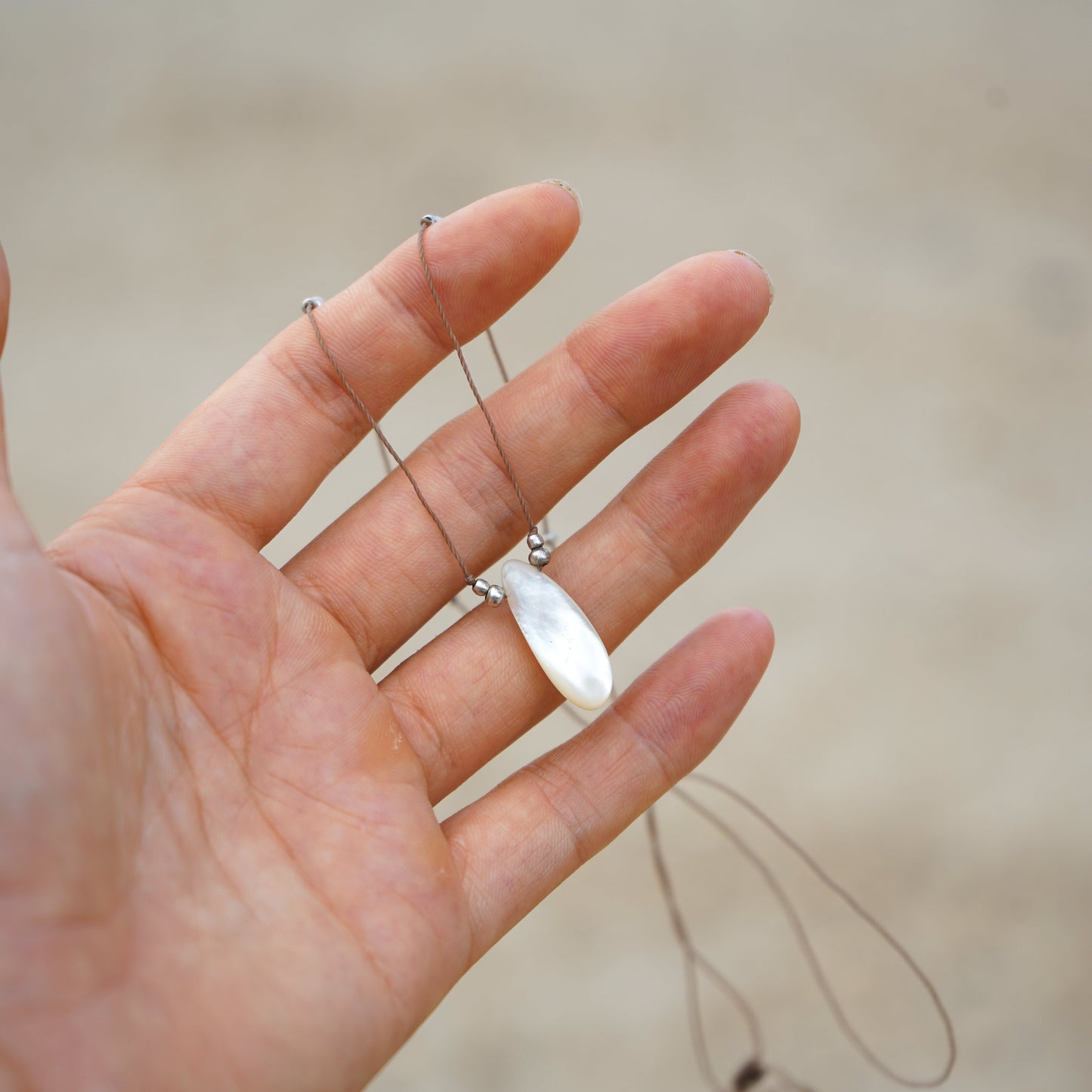 Kette "Naima" (Silber) mit Achat und Perlmutt