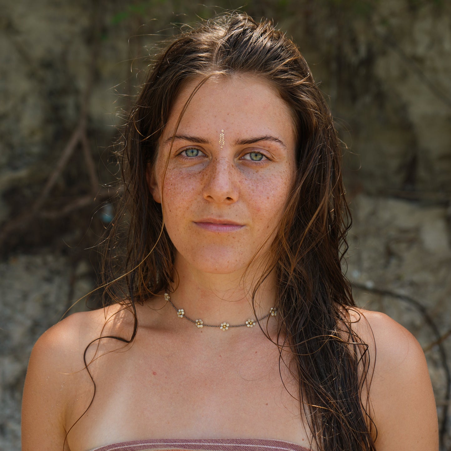 Kette "Freya" mit Blumen und Perlmutt