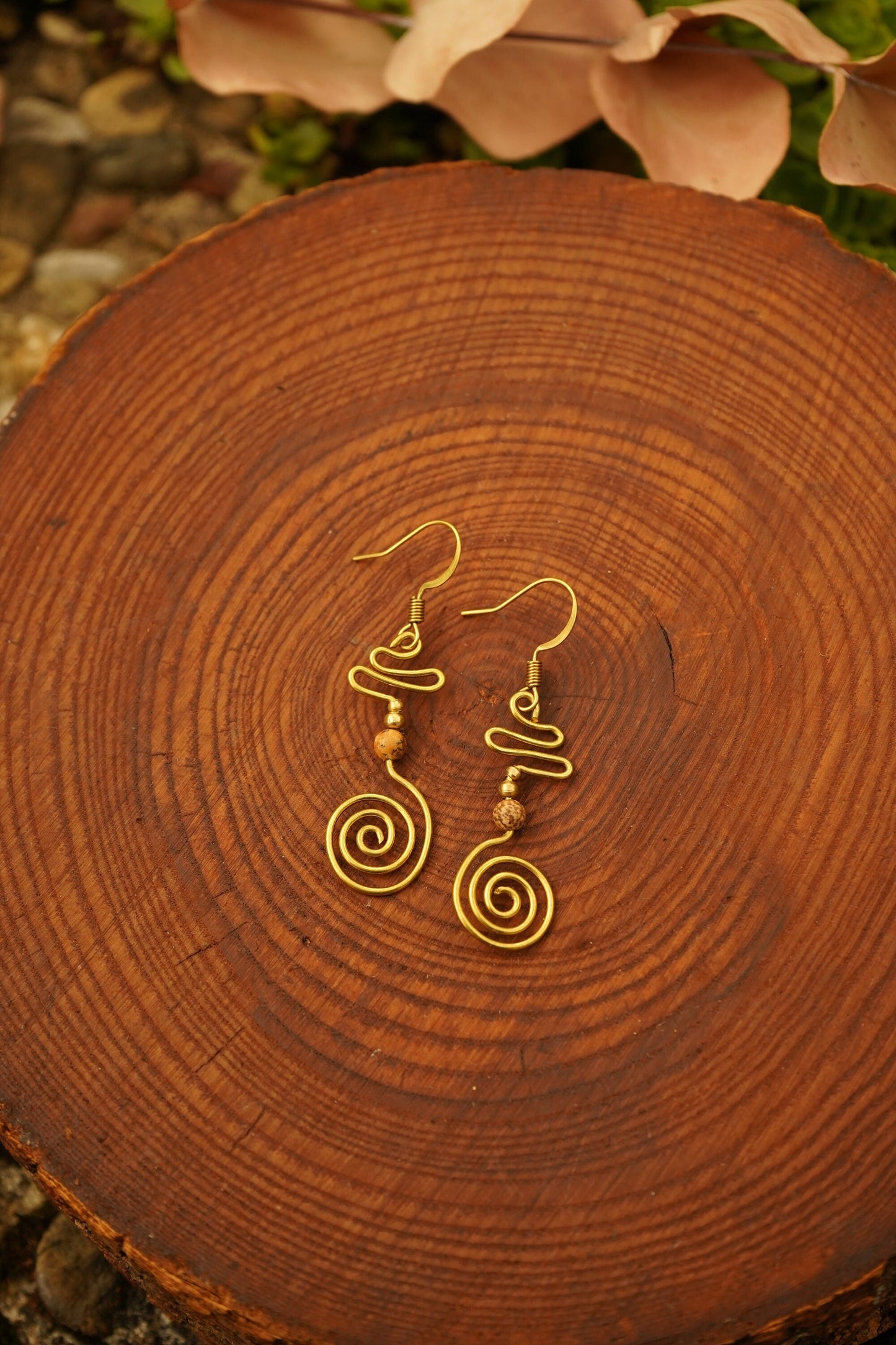 Ohrringe "Ophelia" mit Spirale und Jaspis