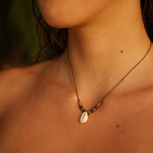 Kette "Murya" mit Muschel und Tigerauge