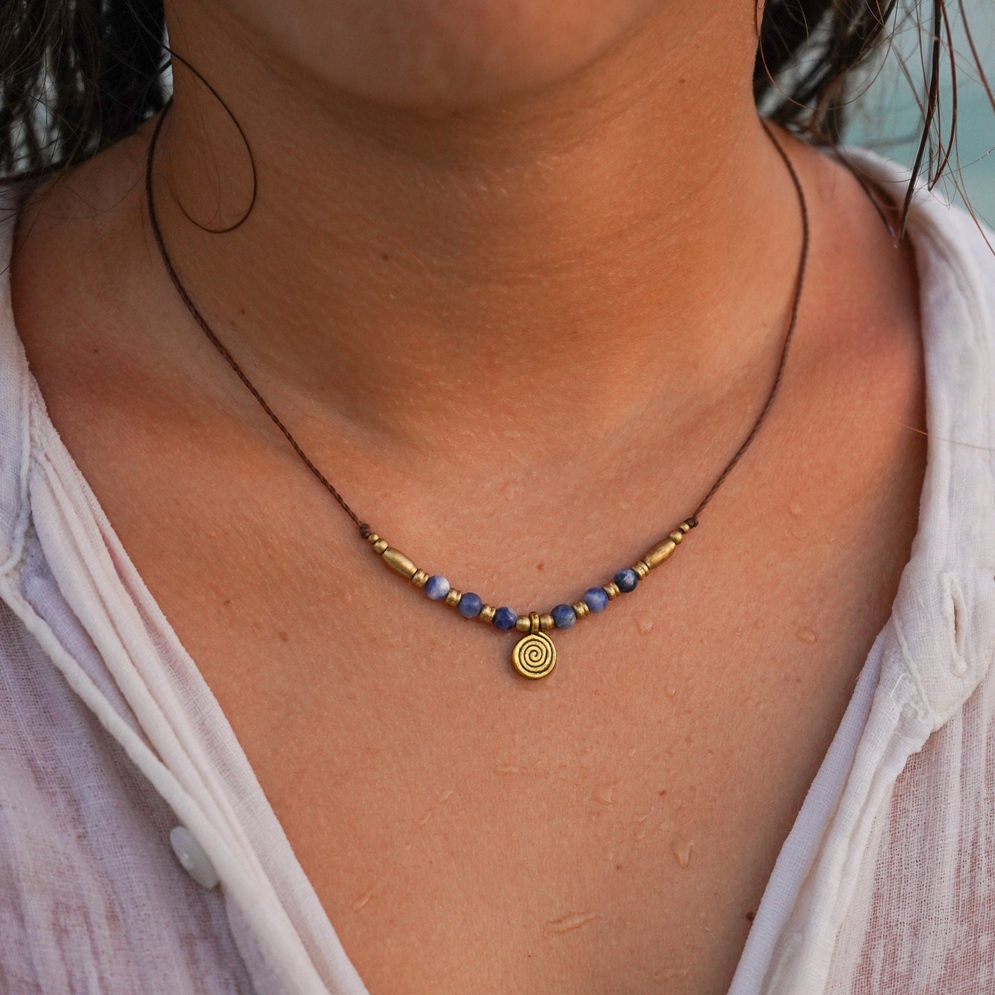 Kette "Ozora" mit Sodalith und Spirale
