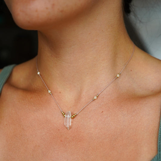 Kette "Lorina" mit Bergkristall und Perlmutt