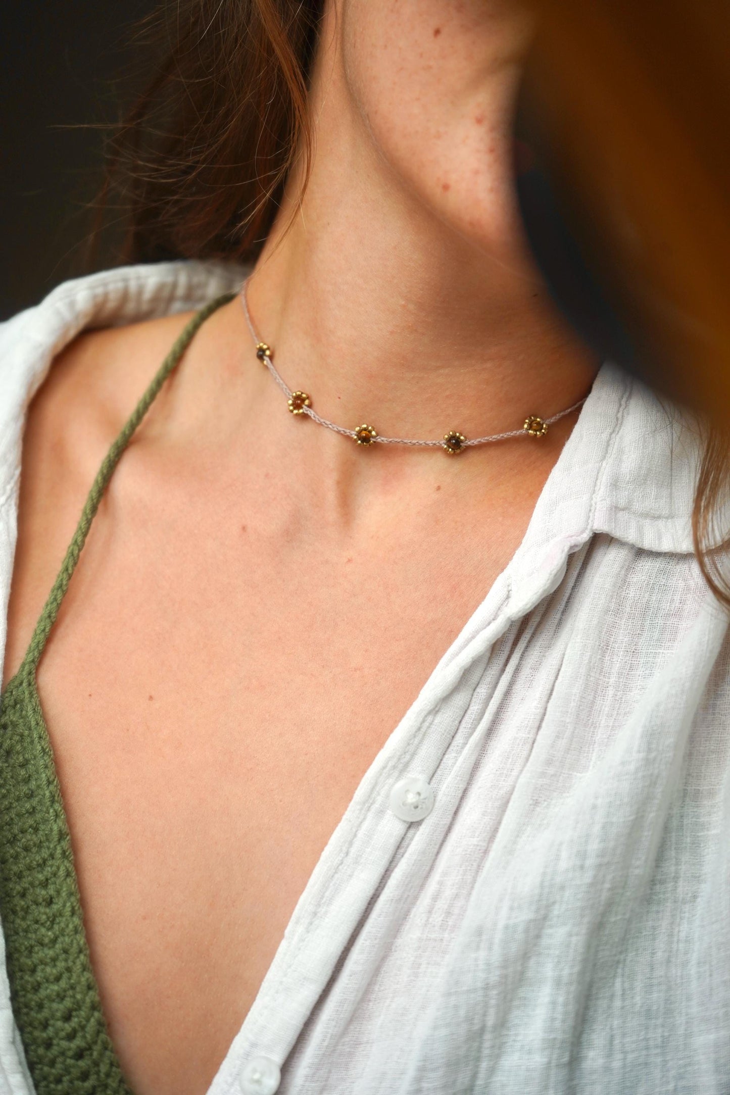 Kette "Floraya" mit Blumen und Tigerauge