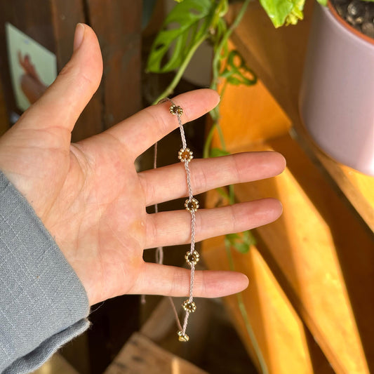 Kette "Floraya" mit Blumen und Tigerauge