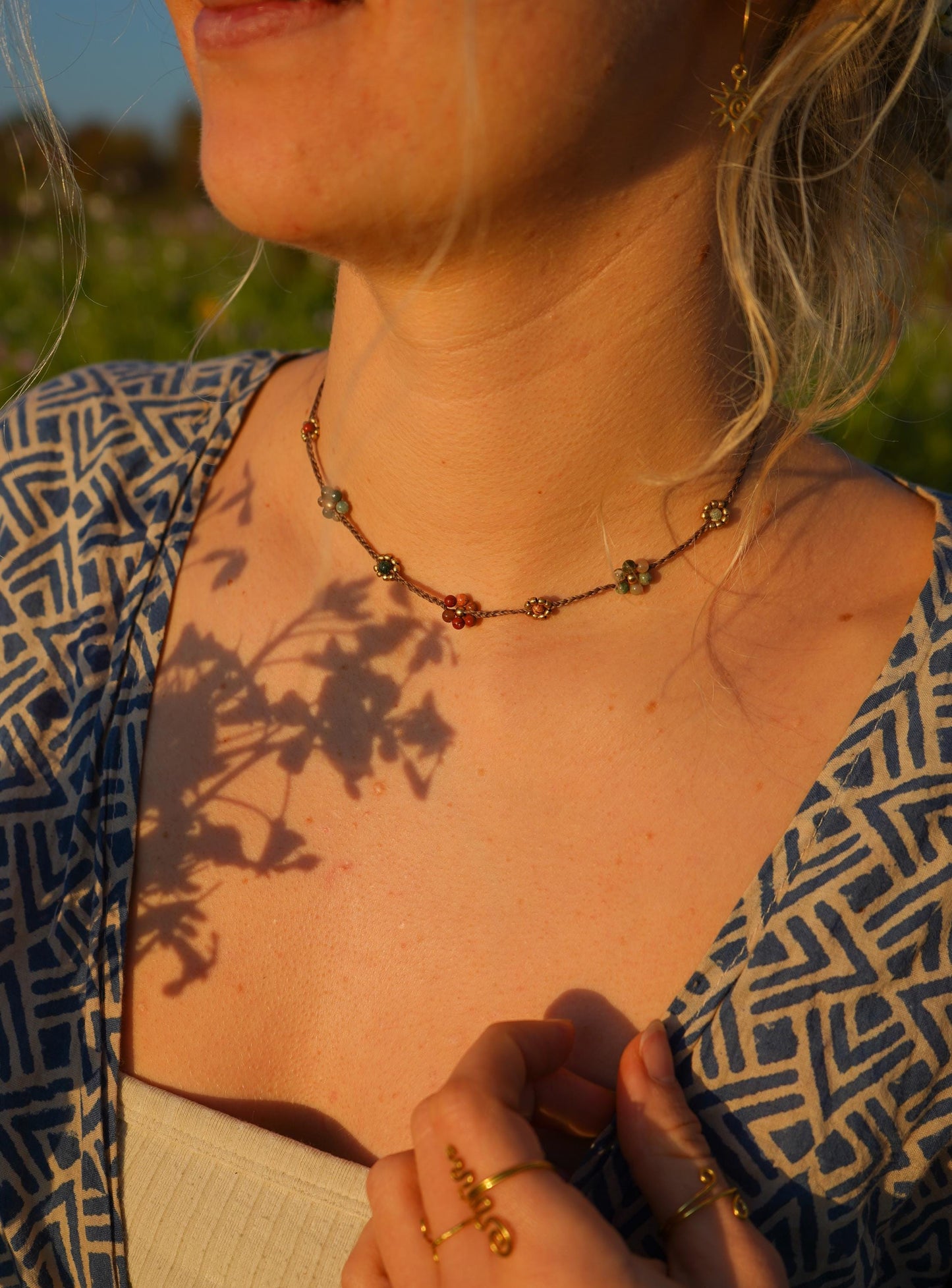 Kette "Pasiona" mit Blumen aus indischem Achat und Jaspis