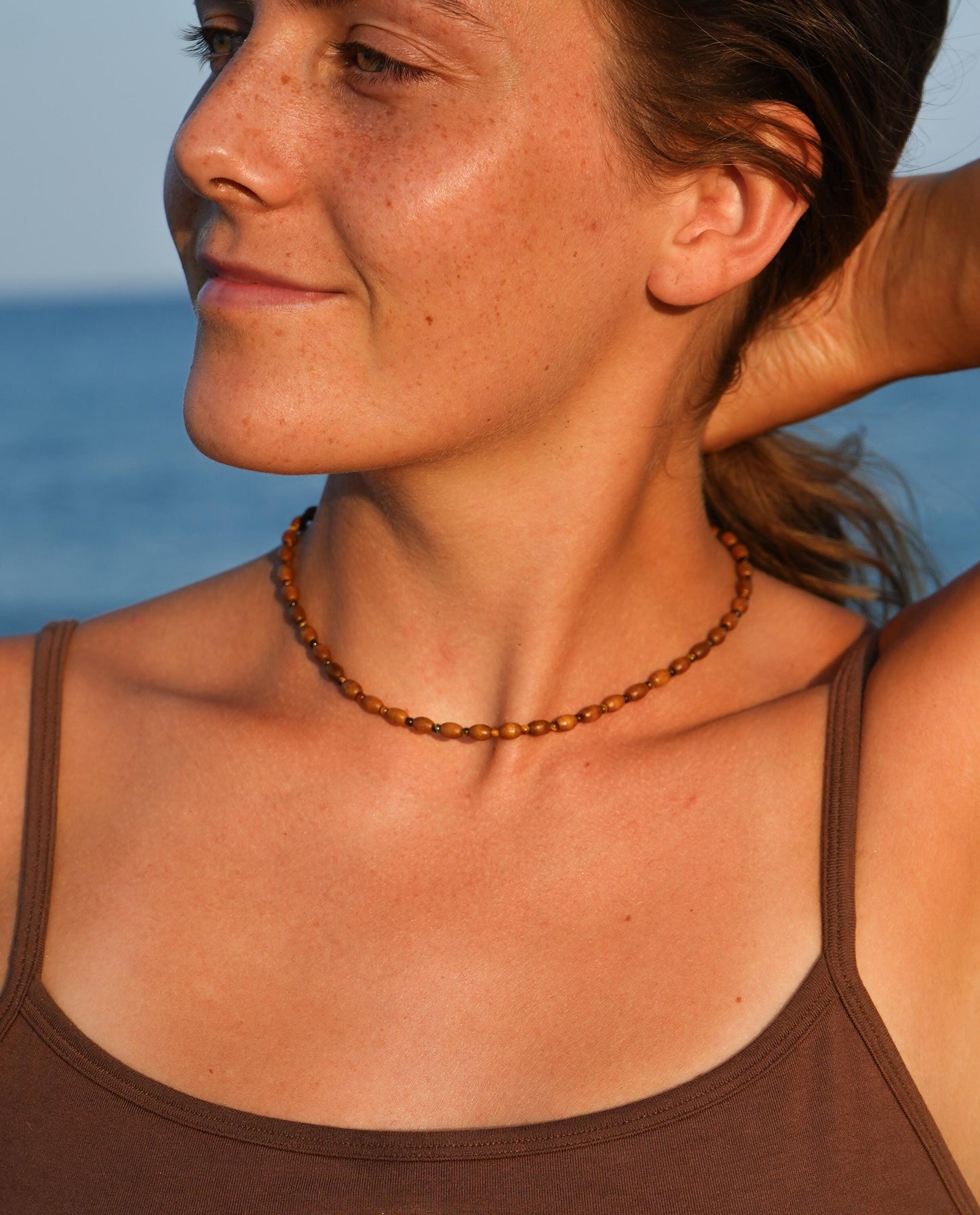 Kette "Solua" aus Holz und Edelstein