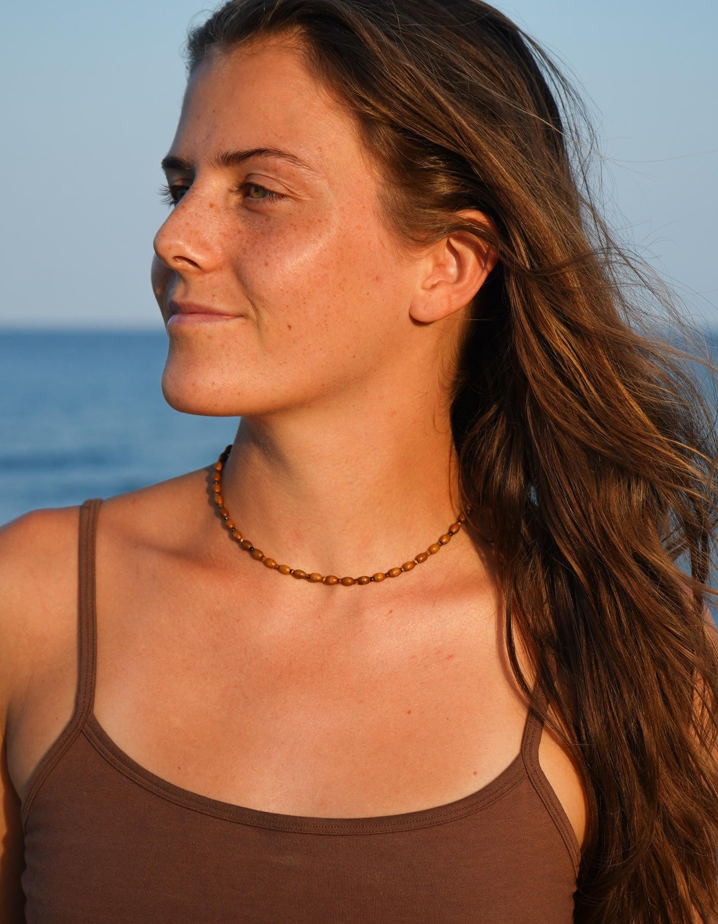 Kette "Solua" aus Holz und Edelstein