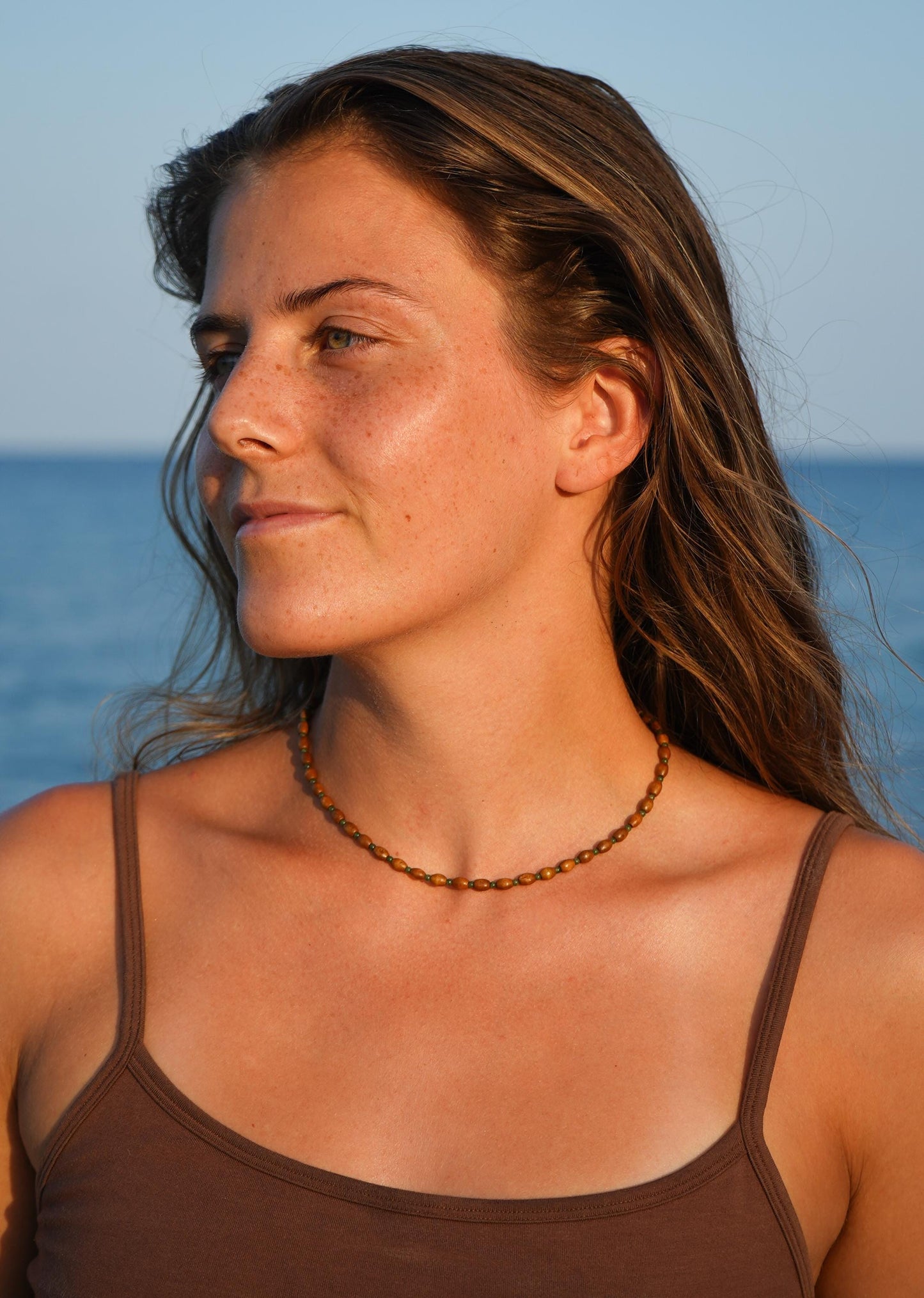 Kette "Venua" mit Holz und Edelstein