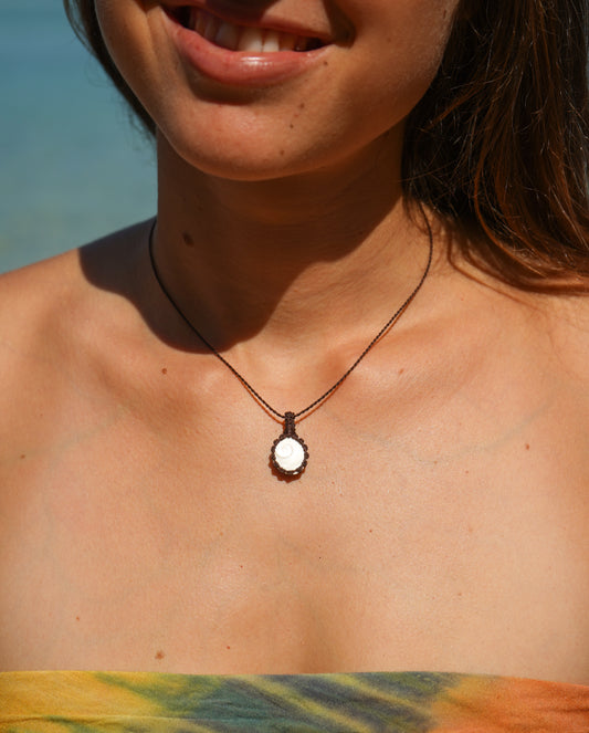 Kette "Olena" mit Operculum (Shivas eye)