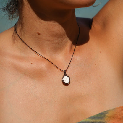 Kette "Olena" mit Operculum (Shivas eye)