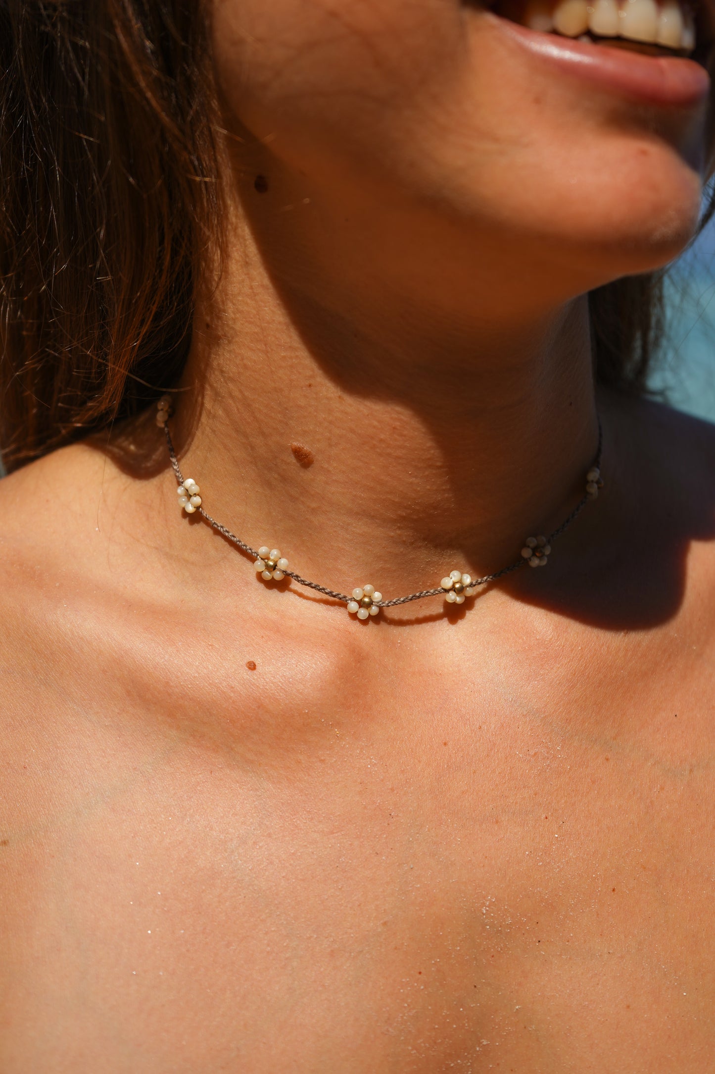 Kette "Freya" mit Blumen und Perlmutt