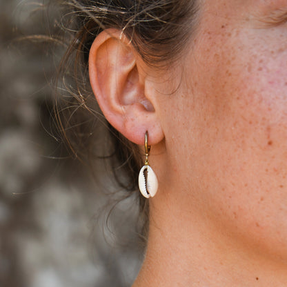 Ohrringe 'Maui' mit Kauri Muschel