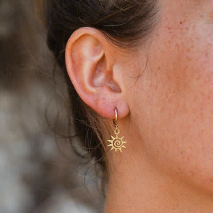 Ohrringe 'Suyana' mit Sonne und Spirale