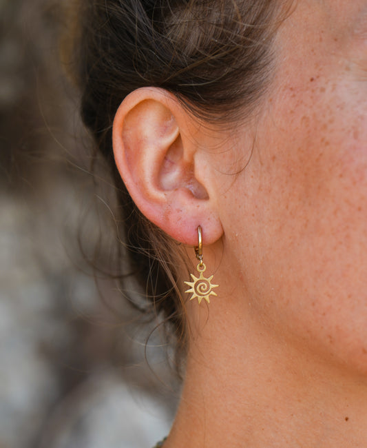 Ohrringe 'Suyana' mit Sonne und Spirale