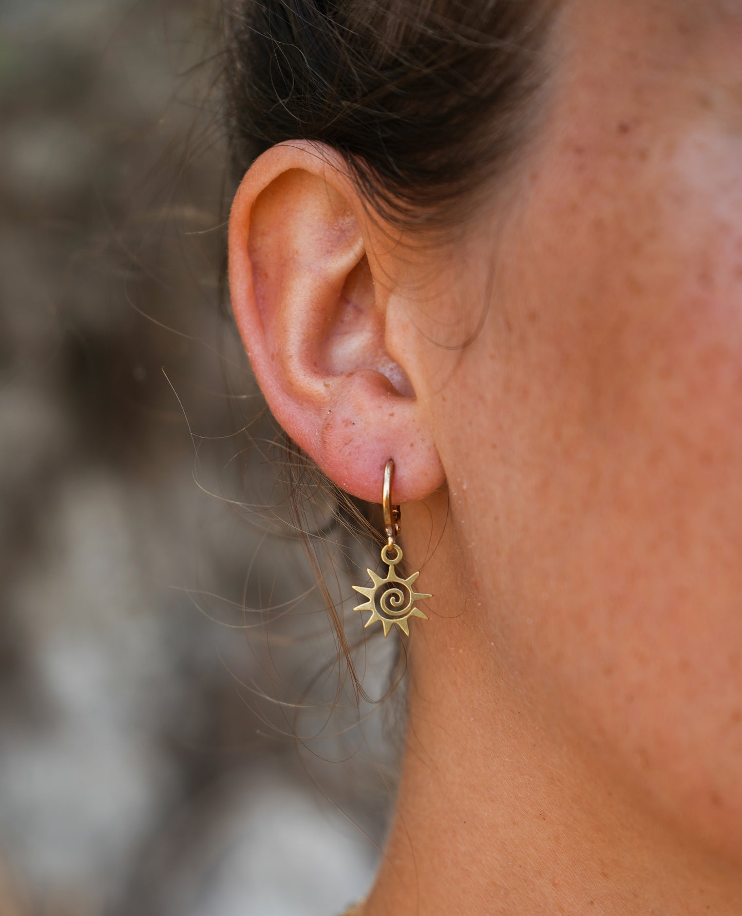 Ohrringe 'Suyana' mit Sonne und Spirale