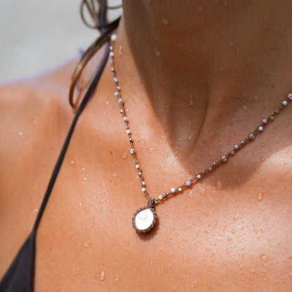 Kette 'Lorena' (Silber) mit Operculi und Perlmutt