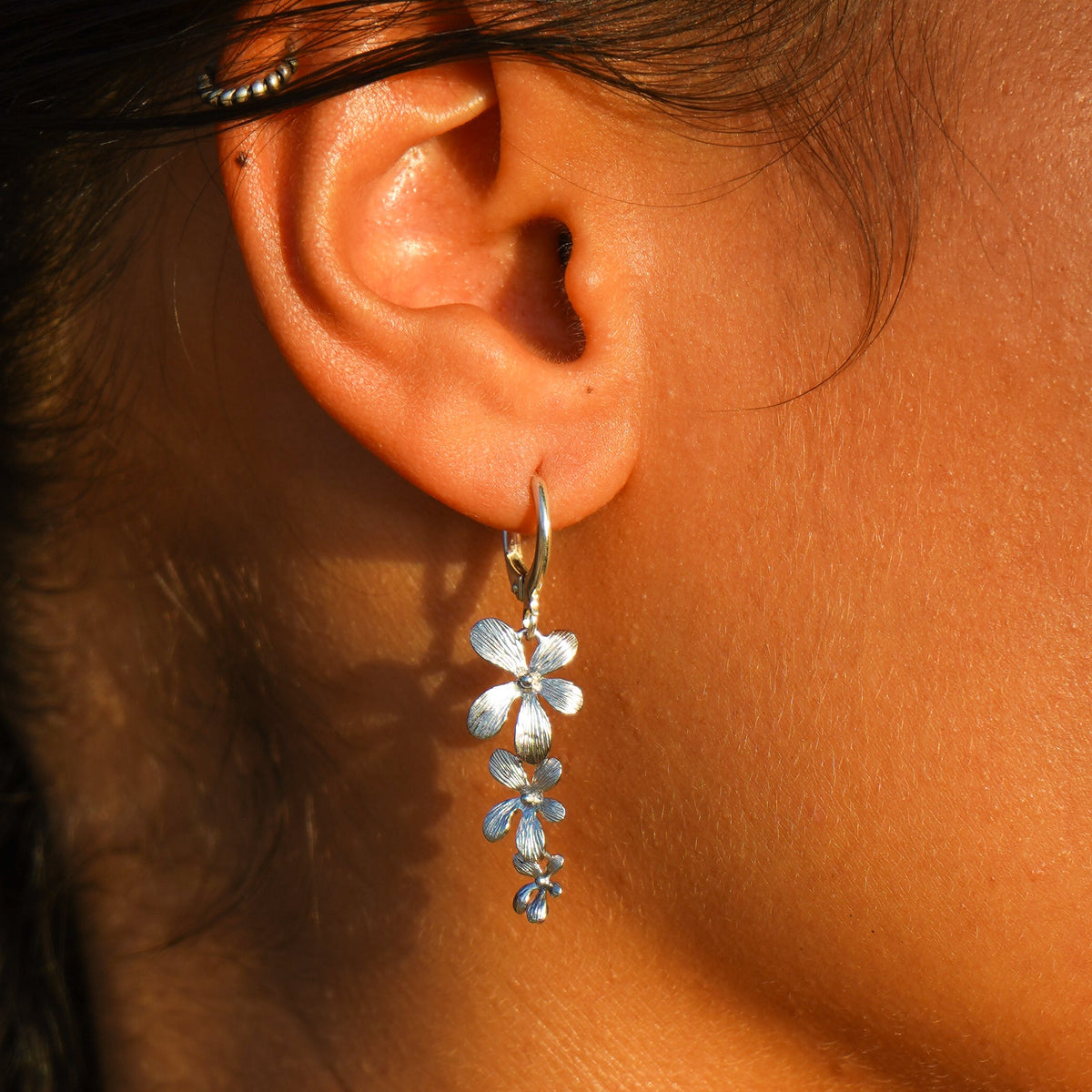 Ohrringe 'Fiona' mit Blumen (Silber)