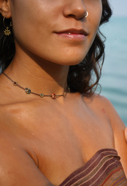 Kette "Pasiona" mit Blumen aus indischem Achat und Jaspis