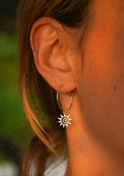 Ohrringe "Simaya" Sonne und Spirale (Silber)