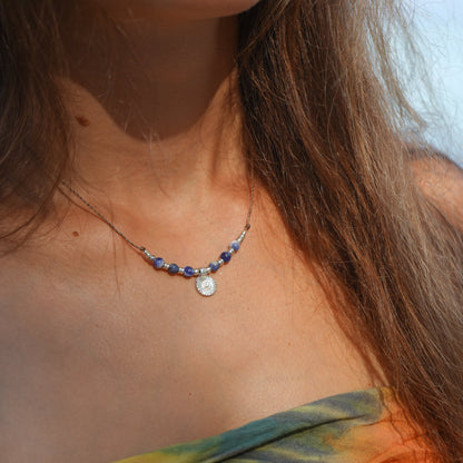 Kette "Rina" mit Sodalith und Sonne