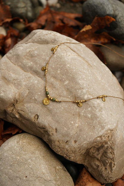 Kette "Mania" mit grüner Jade und Sonne