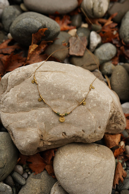 Kette "Mania" mit grüner Jade und Sonne