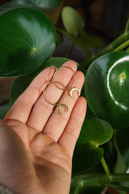 Ohrringe "Lyra" mit Mond Anhänger