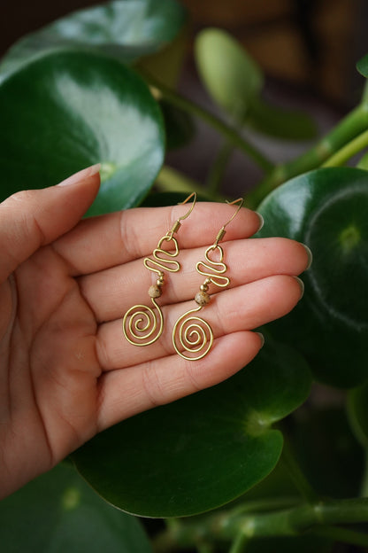 Ohrringe "Ophelia" mit Spirale und Jaspis