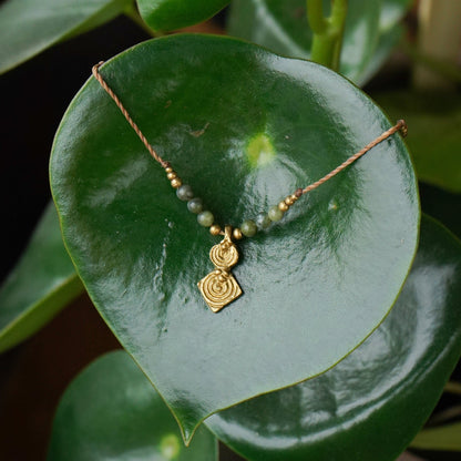 Kette "Manuka" mit grüner Jade und Anhänger