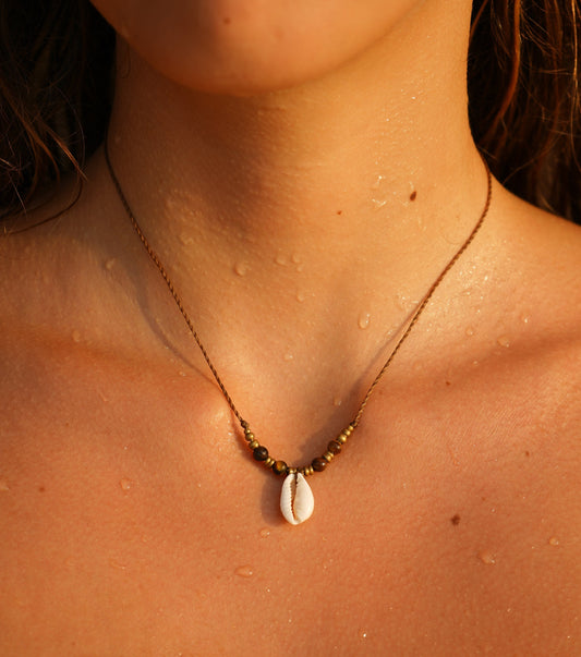Kette "Murya" mit Muschel und Tigerauge