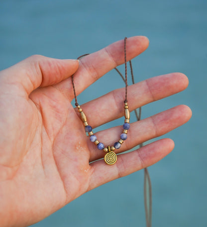 Kette "Ozora" mit Sodalith und Spirale