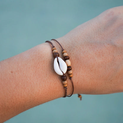 Armband "Lemaya" mit Kauri Muschel und Holzperlen