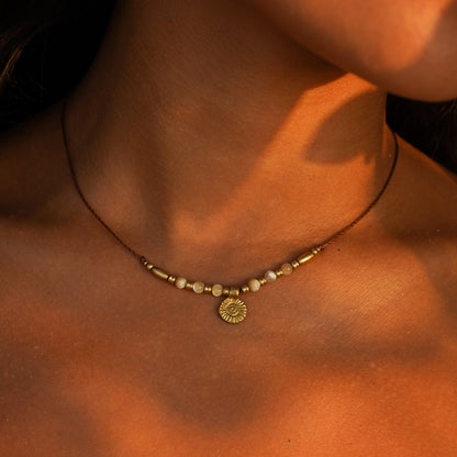 Kette "Aurora" mit Perlmutt und Sonne