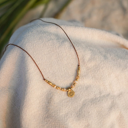 Kette "Aurora" mit Perlmutt und Sonne