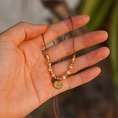 Kette "Aurora" mit Perlmutt und Sonne