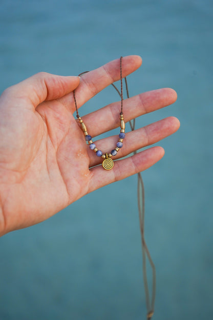 Kette "Ozora" mit Sodalith und Spirale