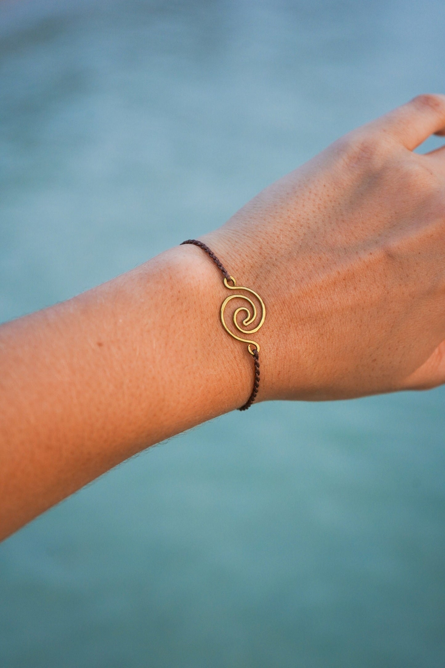 Armband “Oselia" mit Welle handgemacht