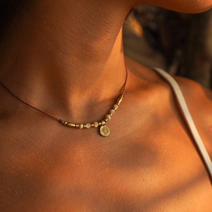 Kette "Aurora" mit Perlmutt und Sonne