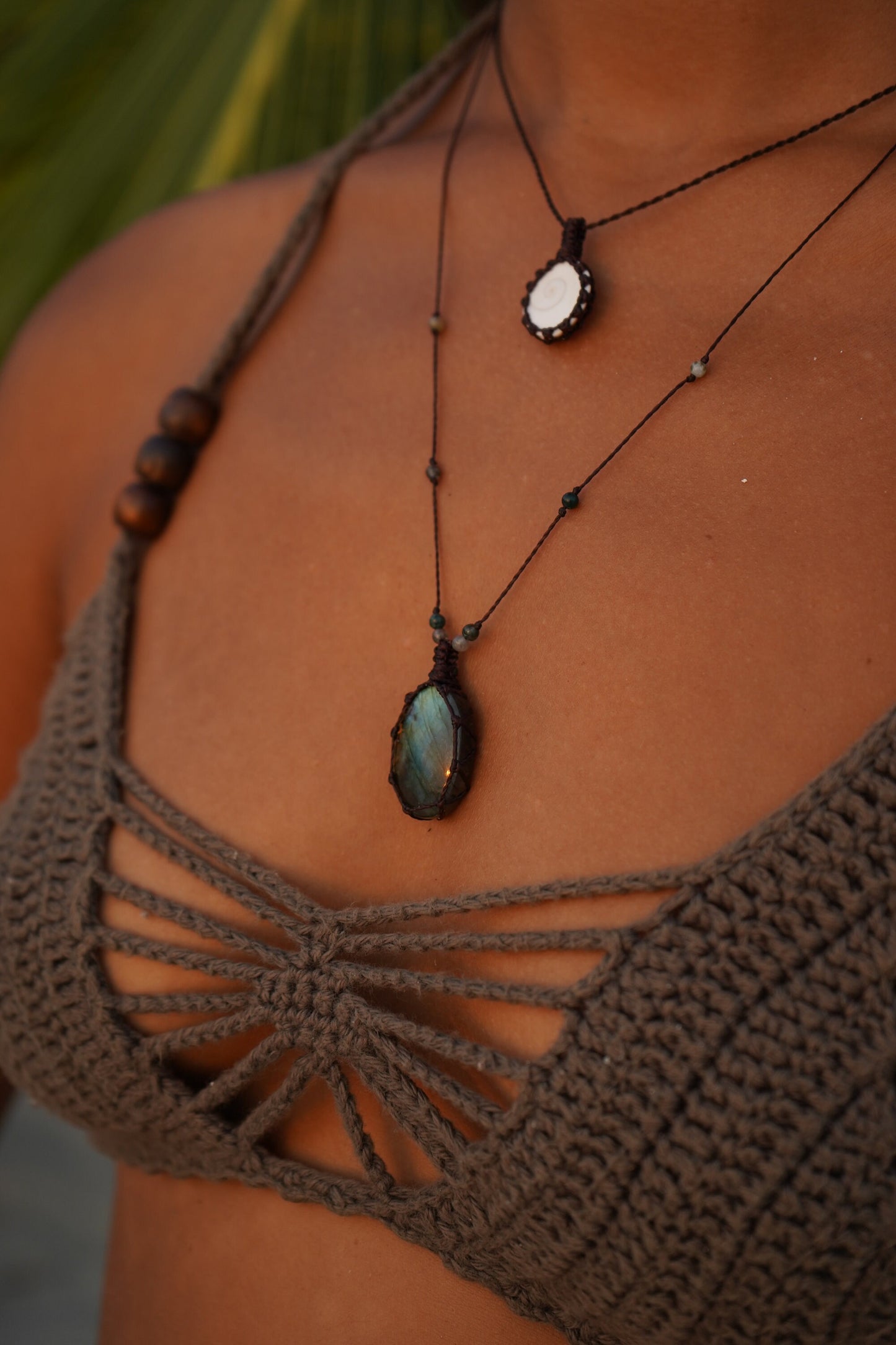 Kette "Lucía" mit Labradorit und Makramee