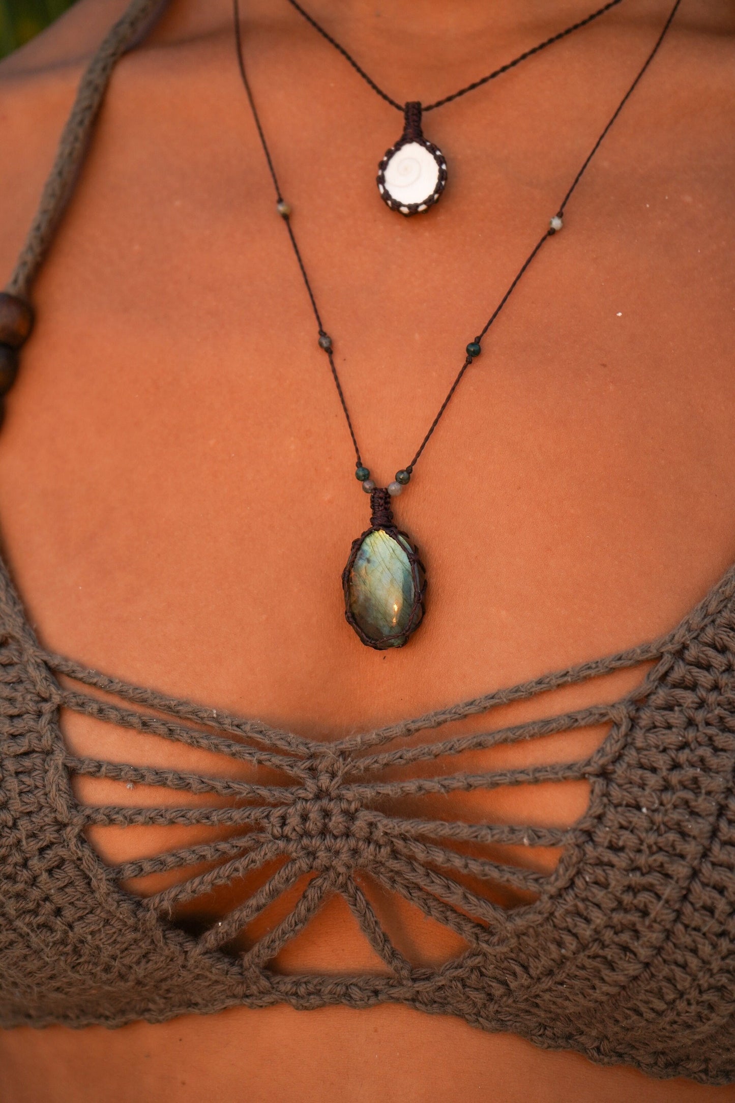 Kette "Lucía" mit Labradorit und Makramee