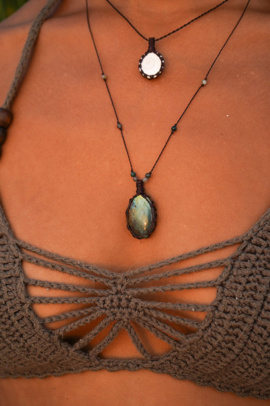 Kette "Lucía" mit Labradorit und Makramee
