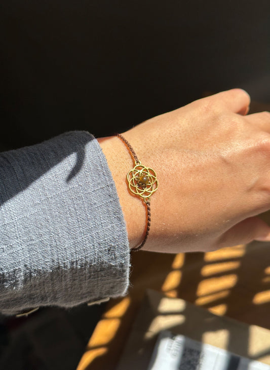 Armband “Samira" mit Mandala und Tigerauge