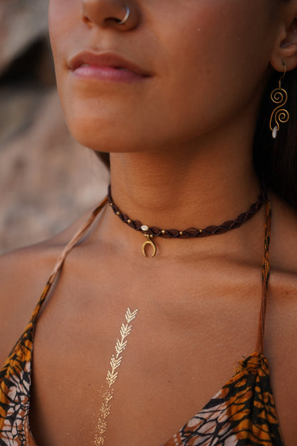 "Sayena" earrings with mother-of-pearl and spiral