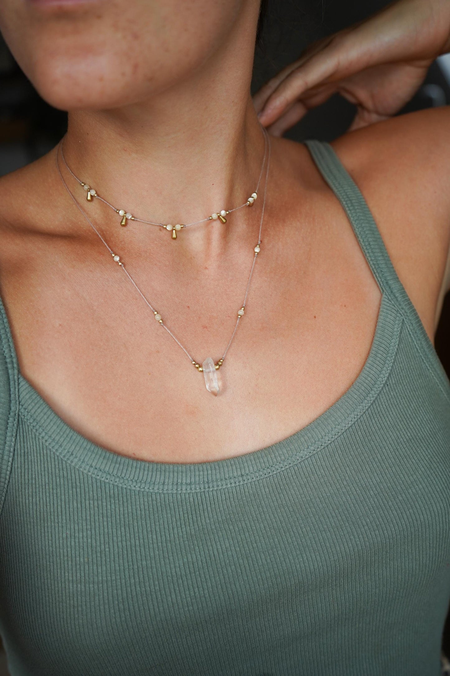 Kette "Lorina" mit Bergkristall und Perlmutt