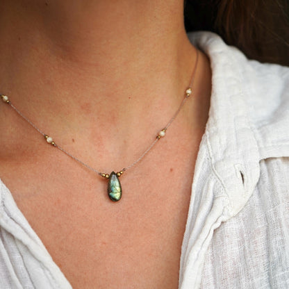 Kette "Larina" mit Labradorit Anhänger