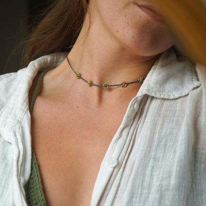 Kette "Florea" mit Blumen und indischem Achat