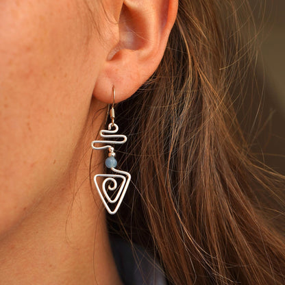 "Amira" earrings with aventurine and spiral