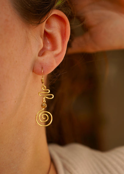 Ohrringe "Ophelia" mit Spirale und Jaspis