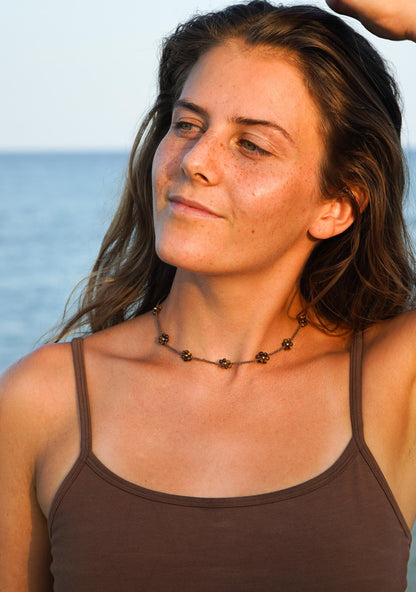 Kette "Taria" mit Blumen aus Tigerauge