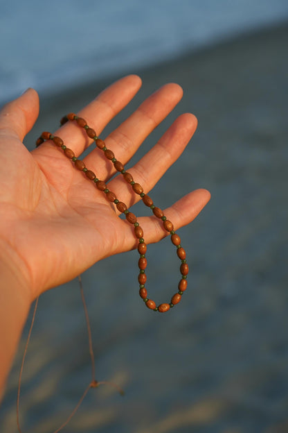 Kette "Venua" mit Holz und Edelstein